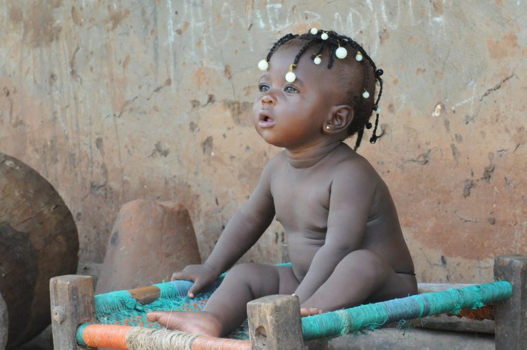 Niño africano pobre