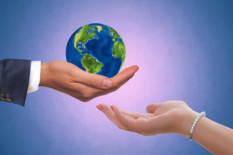 Descubre cómo pequeños cambios en tu rutina diaria pueden mejorar el bienestar colectivo y crear un mundo más justo, saludable y sostenible.