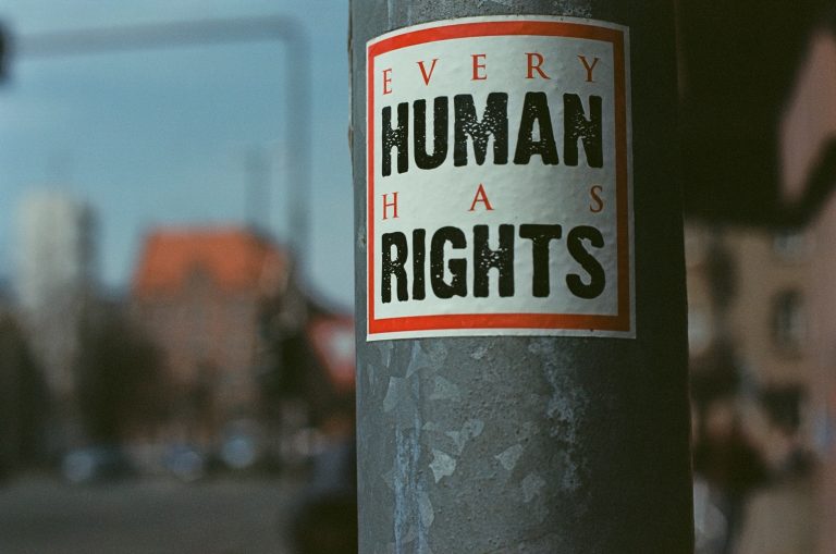 La tolerancia como derecho humano: El pilar de las sociedades modernas según la UNESCO