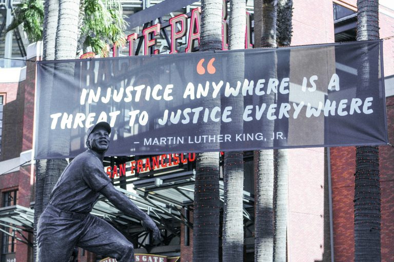 Imagen de una estatua de Martin Luther King