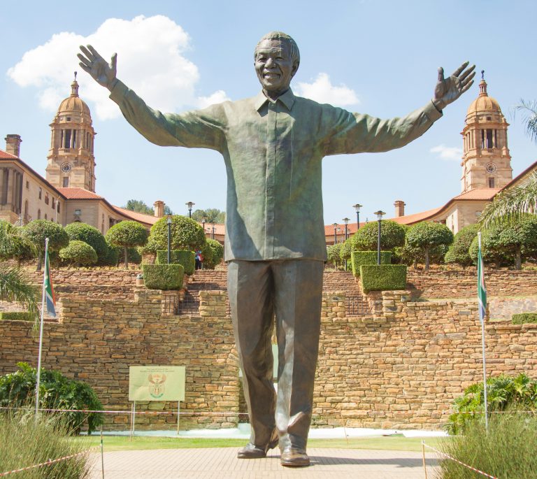 Imagen de estatua de nelson mandela